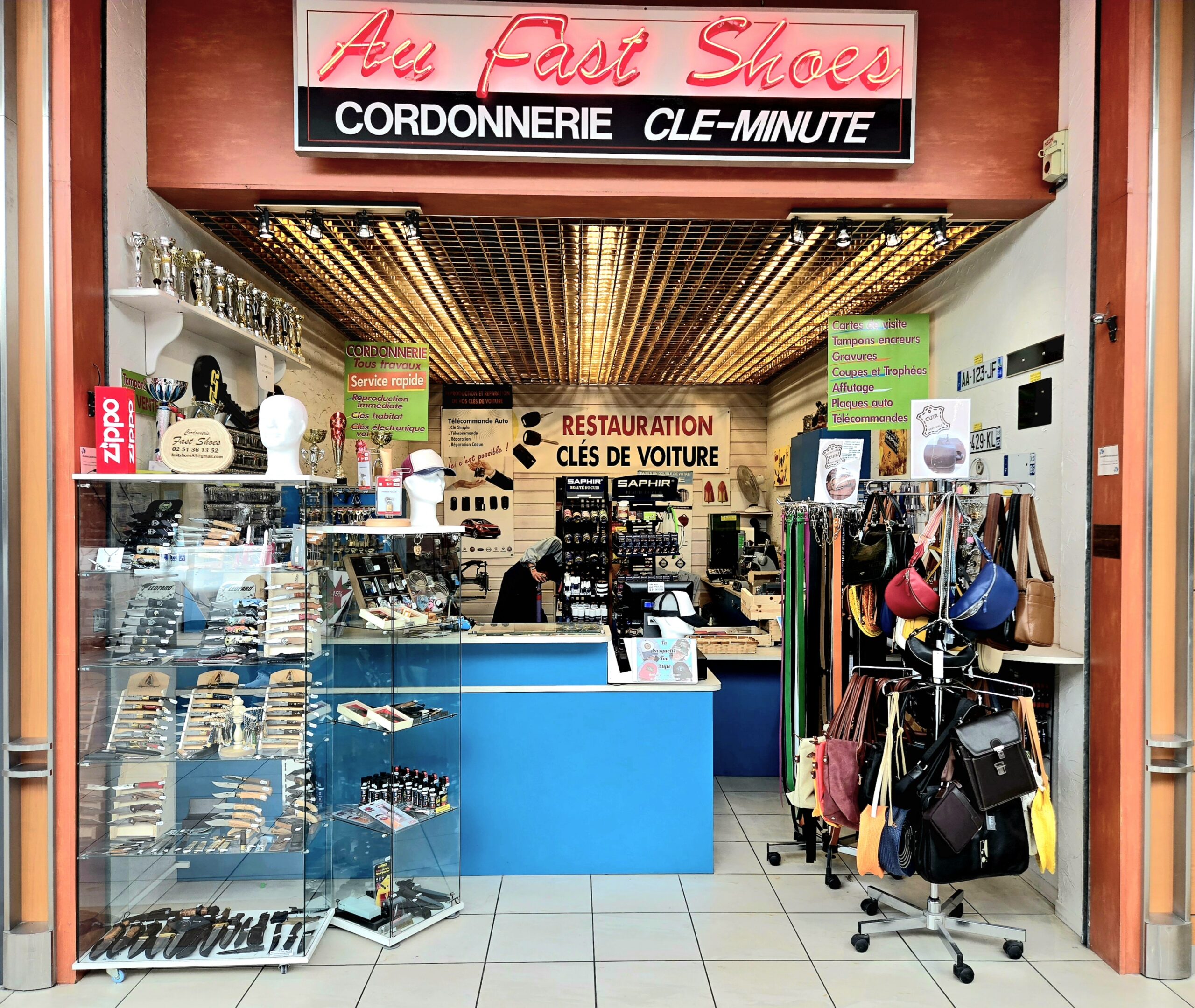 au fast shoes – cordonnerie multiservice a vendre Cordonnerie Multiservice a vendre - Vendée - La Roche sur Yon - Cordonnier