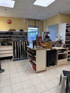 Cordonnerie multiservice à vendre en Bretagne - Breteil - Artisan Cordonnier - Commerce