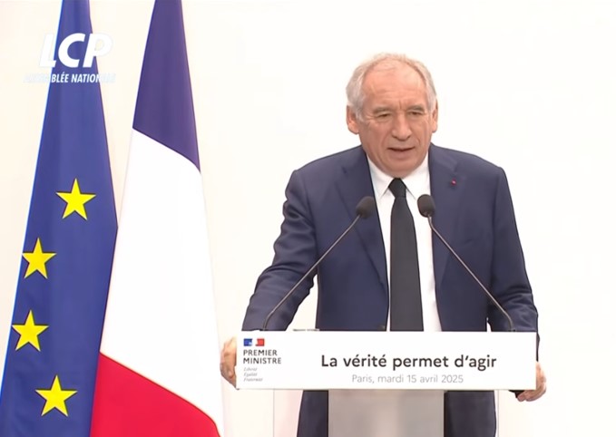 Conférence de François Bayrou sur les finances publiques de la France : 40 milliards d'économies