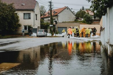 Inondations en Bretagne : l’Urssaf et le CPSTI activent des mesures d’urgence pour soutenir artisans et commerçants