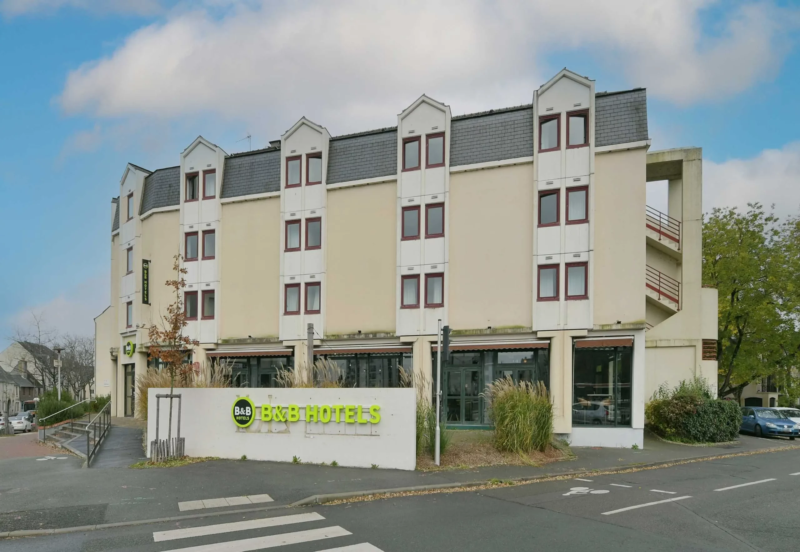 B&B Hotel Le Mans City Centre: open 24/24 with private parking
