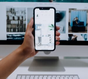 Site internet - Réseaux sociaux - FFCM (c) Pexels